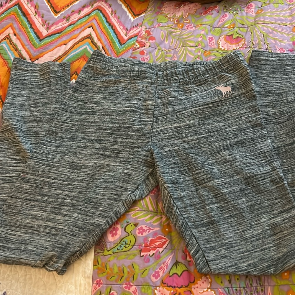 Abercrombie kids 9/10  grey cotton leggings